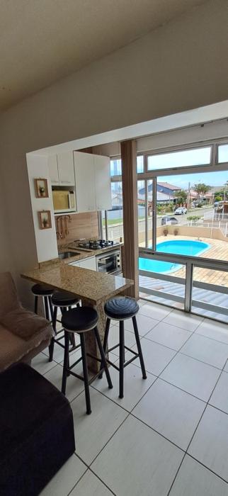 Apartamento com piscina, apenas 200 metros do mar