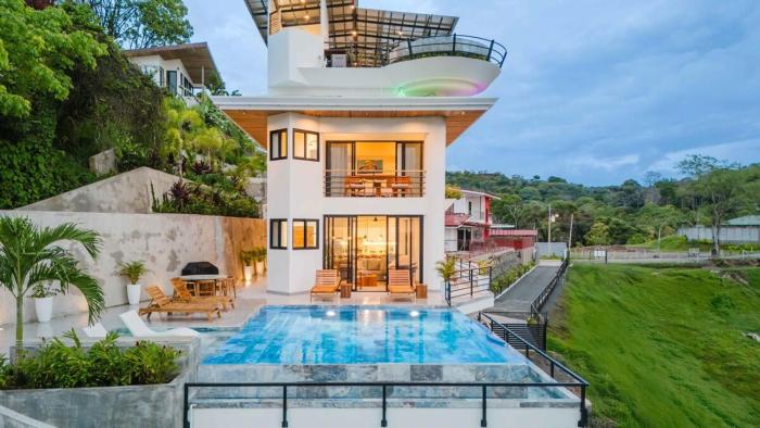 Luxury 5BR Villa with Pool & Jacuzzi