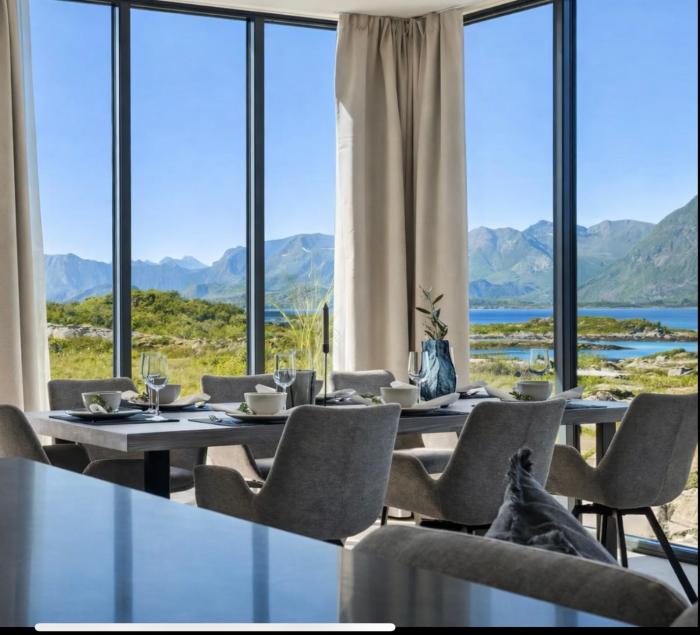 Luxury Cabin in beautiful Lofoten with Jacuzzi and sauna