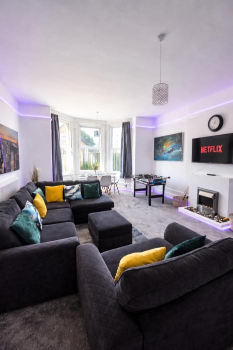 Spacious - Free Parking - Sleeps 6 - M20-FolkestoneCentralStation