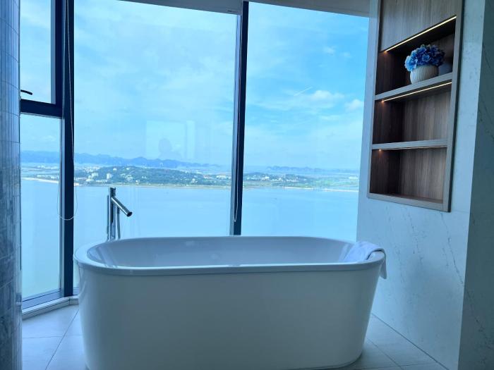 Executive Bay View A La Carte Hạ Long