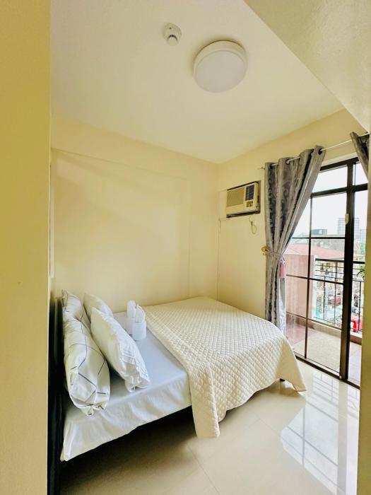 STUIO WITH BALCONY AT DOWNTOWn