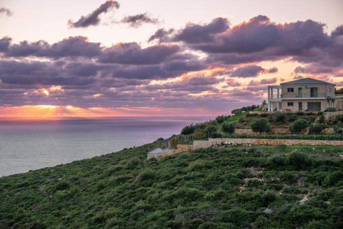 Villa Orizzonte - Ground Floor Apartment with shared pool & amazing view