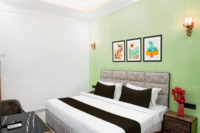 Collection O Shandilya Grand Residency