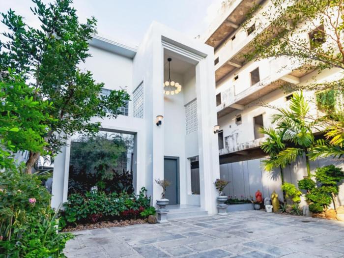 YUSETH Private Villa