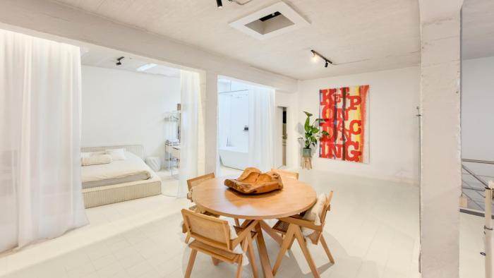 Spacious loft for 4 near City Centre, CasaMia