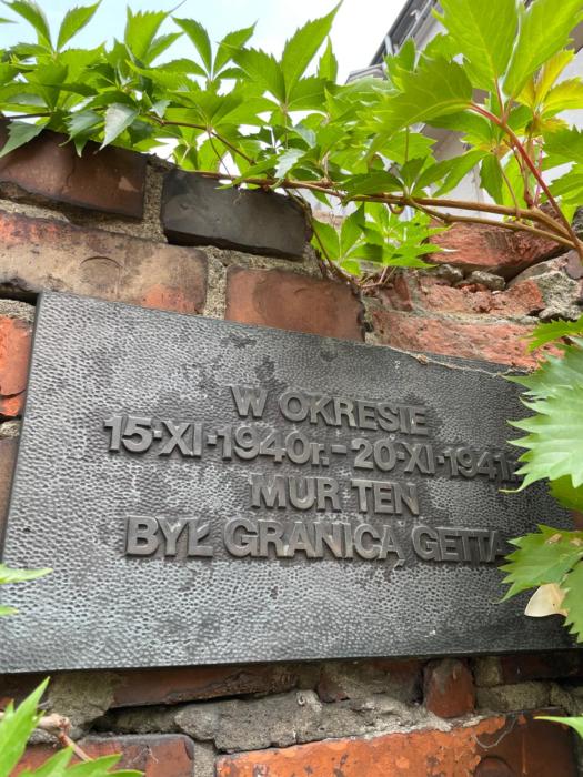 Historic Ghetto Wall Residence - Luxury Apartments by Central Station