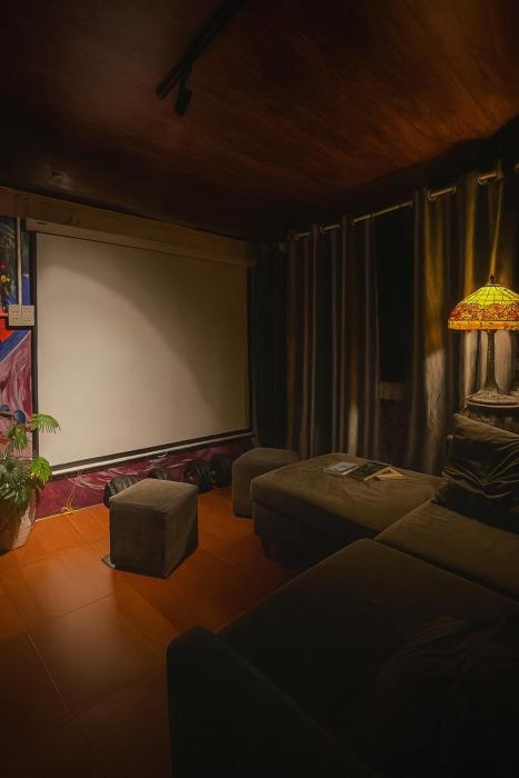 Central stay with skyview 139 Hang Bac