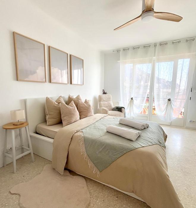 Sea View Studio with Balcony, Near Italy & Monaco