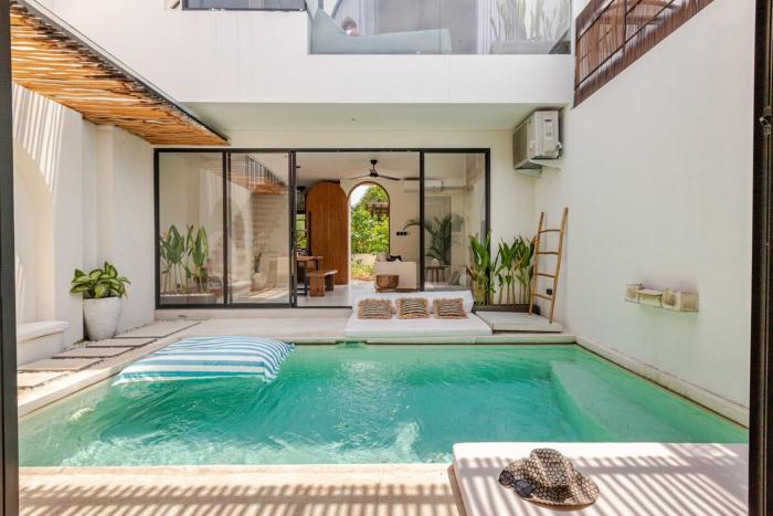 Quiet 2bd villa, w Pool, 8 min to Surfing Beach!