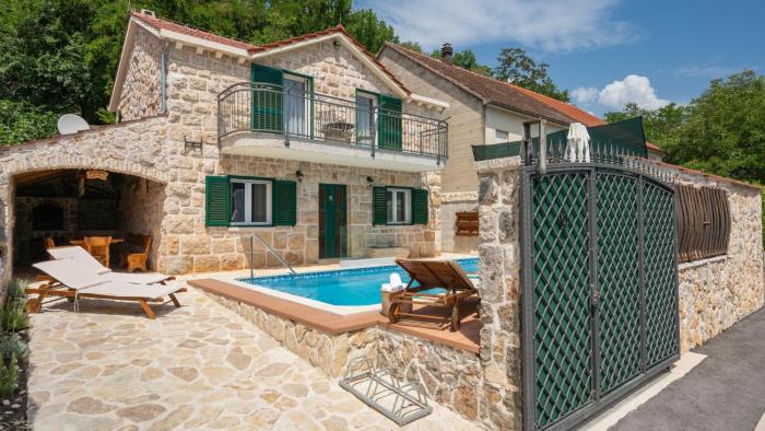 Villa Old House - Makarska by Villas Guide