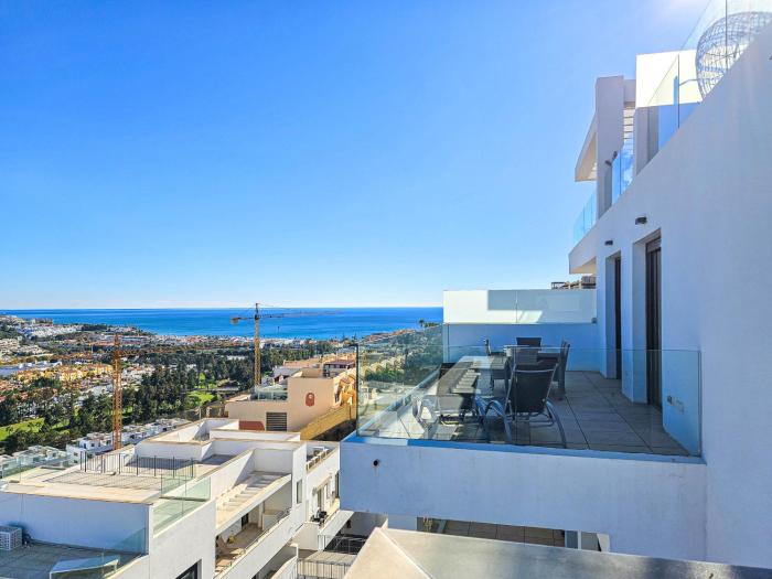 Casa Banderas Two bedroom mountain & sea view apartment Near La Cala de Mijas