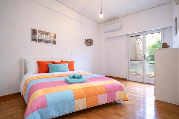 Xolargos Next to Metro Deluxe