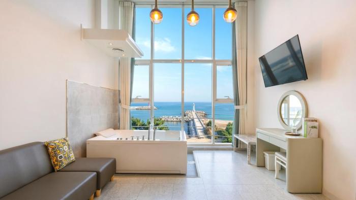 Gangneung Meerbrick Spa Pension