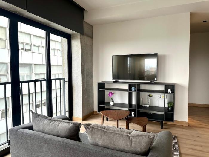 Luxurious New Loft with Iconic City Views