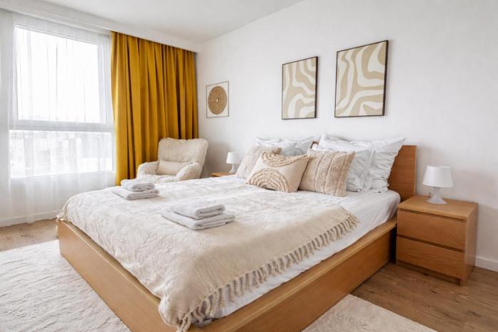 InPoint Mogilska Tower City View Apartments near Tauron Arena Self Check-in