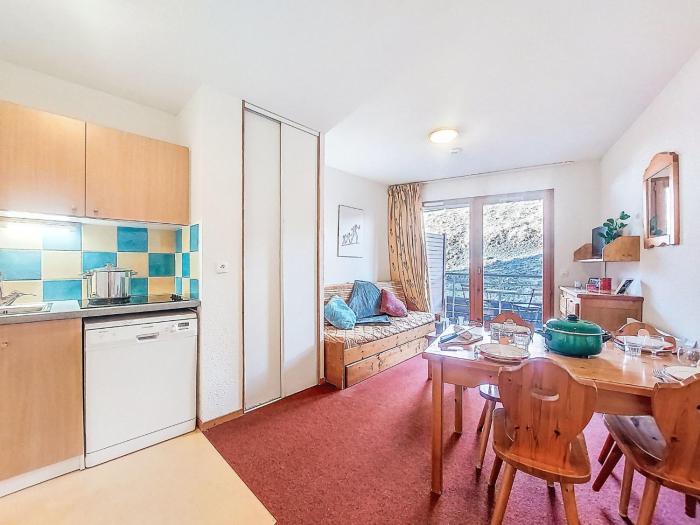 Apartment Bâtiment A-13 by Interhome