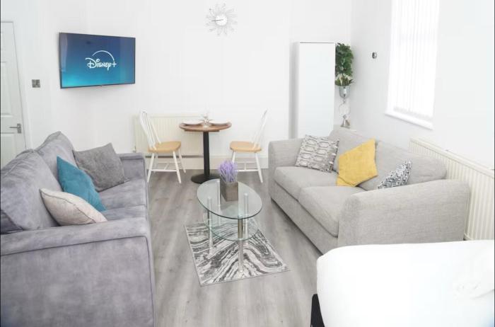 Spacious Stay Near City Centre & Etihad Stadium 1