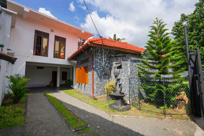 Chathuranga Guest House