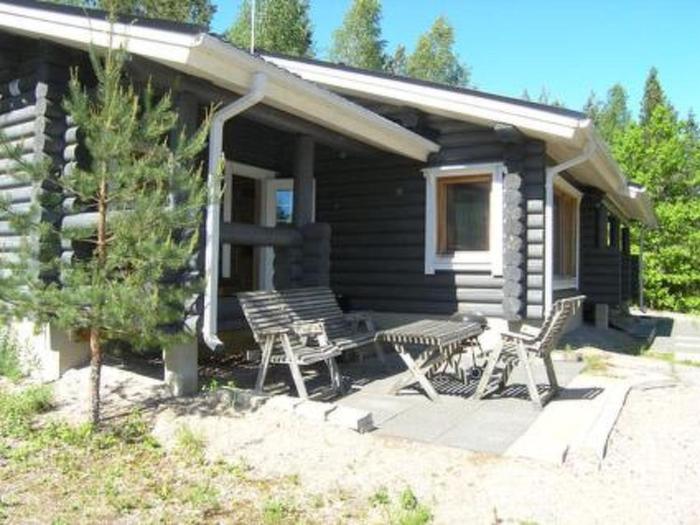 Holiday Home Metsämarja by Interhome