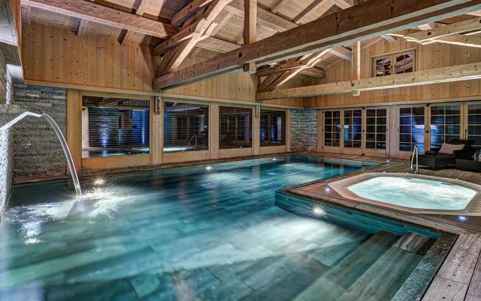 Luxurious 7-Bedroom Chalet with Private Pool in Davos Dorf
