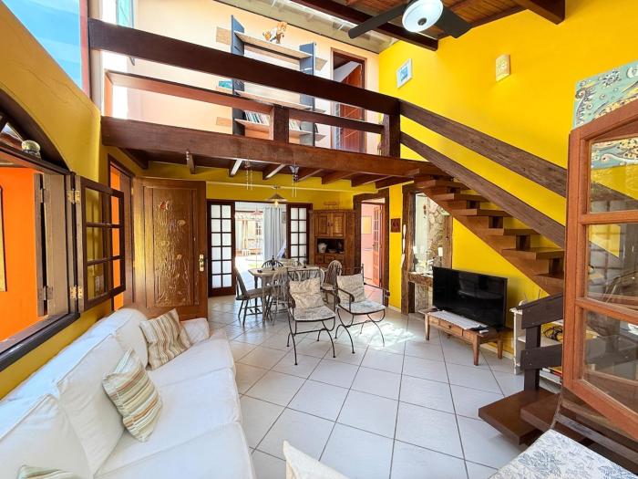 Casa Centrica com piscina a mts da Praia do Canto