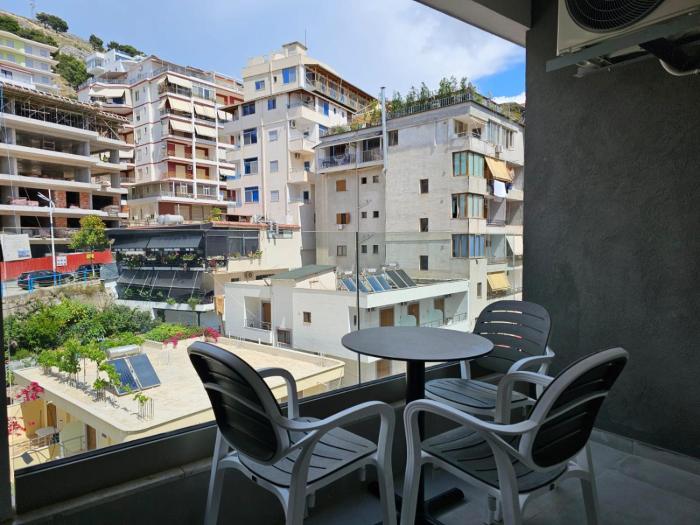 Beautiful Apartment in Saranda 300