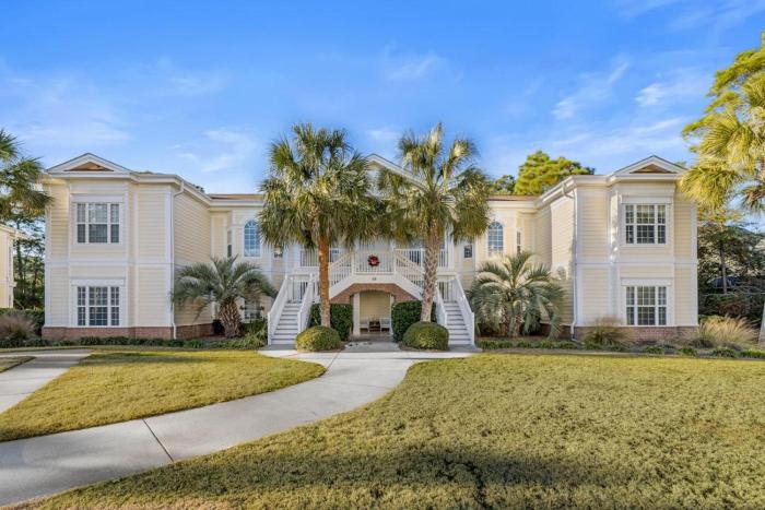 Golf Vacation 4 Bedroom Fairway View