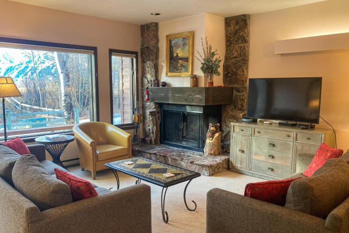 Teton Shadows Darwin F