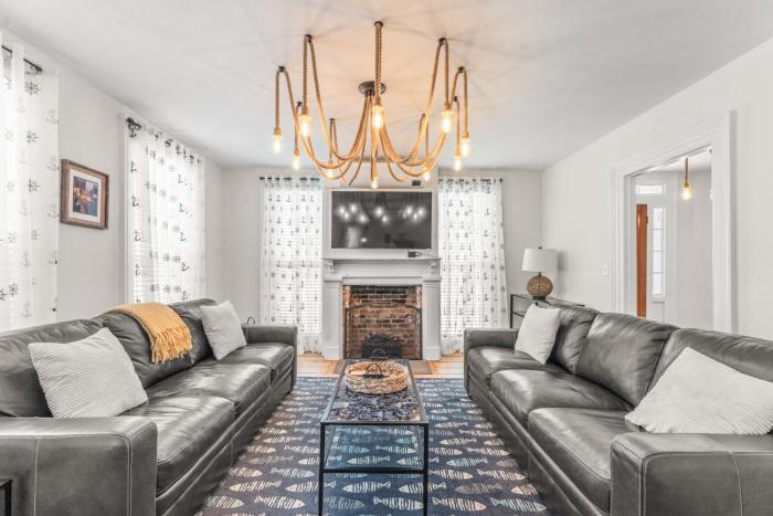 Historic Home, Walk to Seaport and Downtown