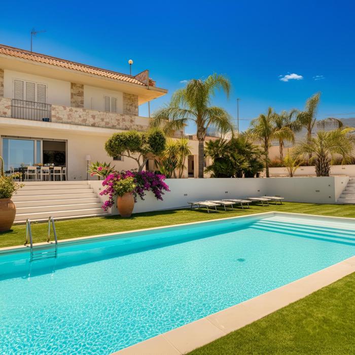 Oasi Elegante Piscina di Lusso - vista panoramica By Sicily Home Solutions