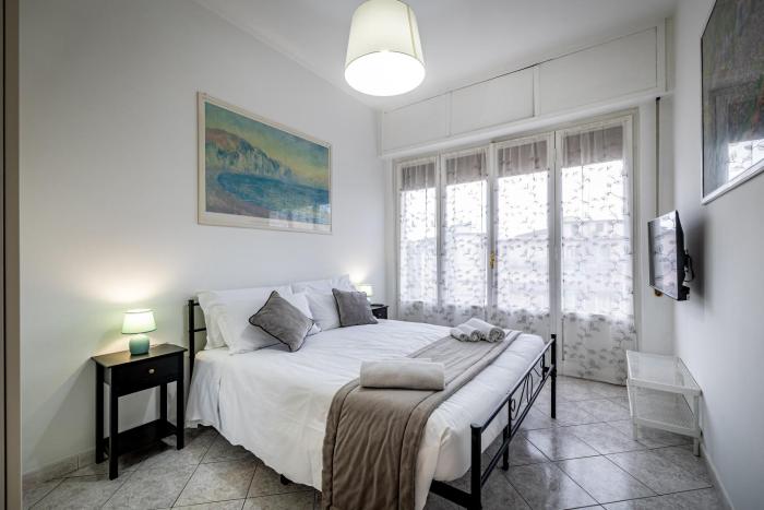 YD Bright 2 Bedrooms, Equipped Kitchen