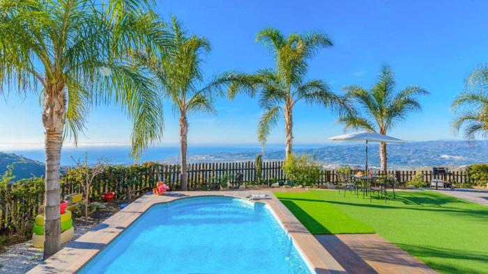 Villa Paraiso Arenas by Ruralidays