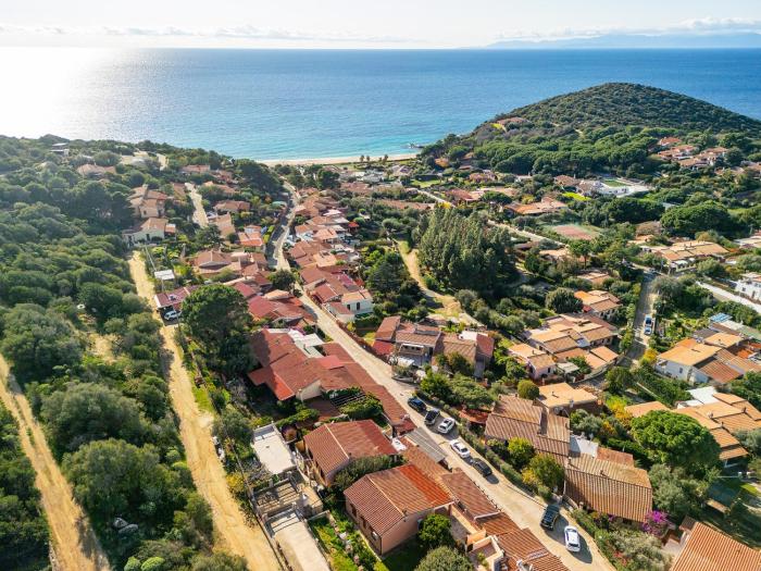 Zenith villa within walking distance of the sea