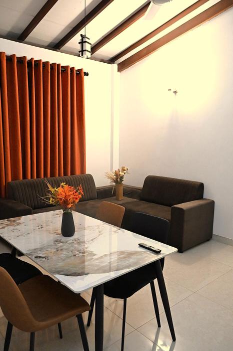 Stylish AC Apartment - Mt Lavinia Beach Walk