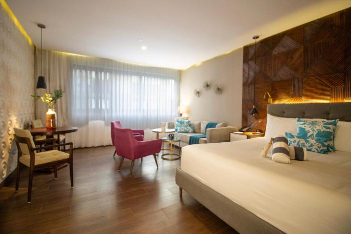 The Fives Downtown Hotel & Residences, Curio Collection by Hilton