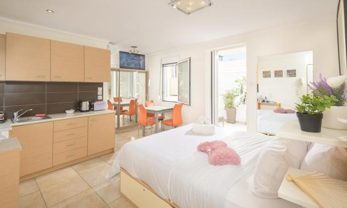 Cozy 6th floor, city center, 30m2, sun terrace