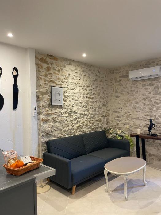 Apartment in LIsle-sur-la-Sorgue with parking