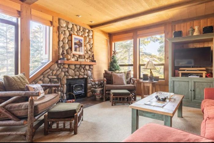 Treehouse at Canyon Lodge Walk to Slopes