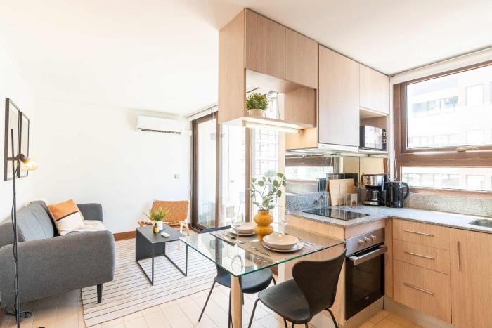 HOM I LasCondes I Metro Manquehue I Parking I 1D1B CAP208