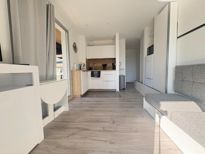 Appartement idéalement situé entre port et plage