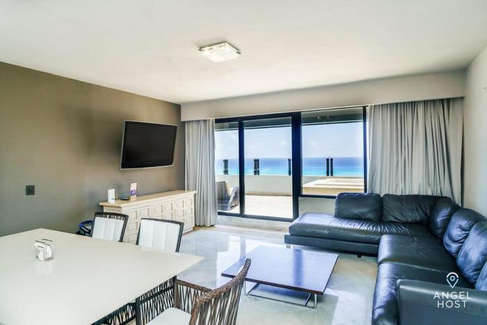 Fabulous Oceanview Suite Access to Beach & Pools