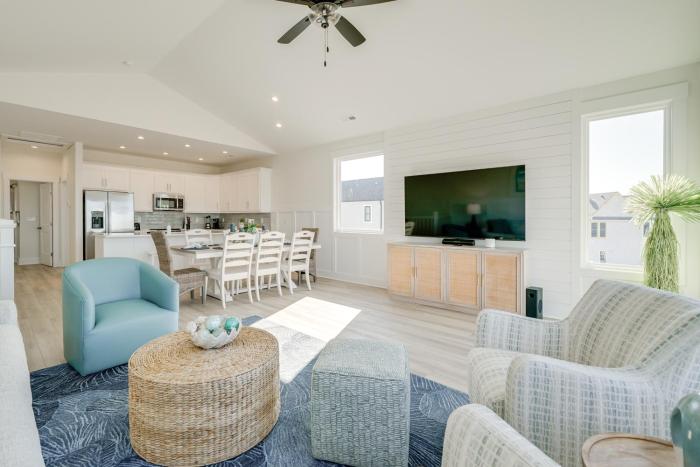 Walk to Surf City Beach! Group Getaway with Elevator