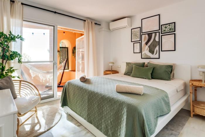 Sea View Apartment in Mijas Calahonda- 2 Communal Pools and Family-Friendly