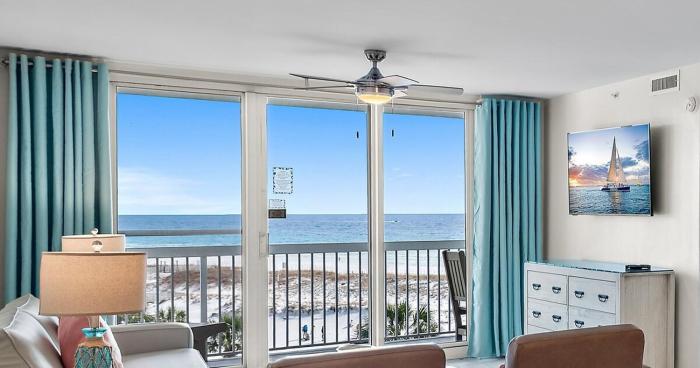 2 Bedroom Newly Remodeled Beachfront Condo, Destin