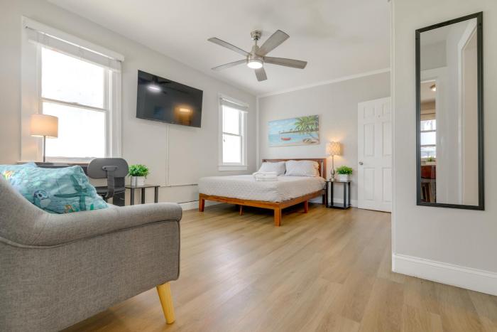 1 Mi to Lake Worth Beach Studio with Shared Patio