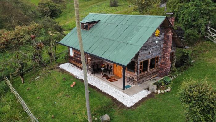 Cabaña Yarumero OVNI en las Montañas Tabio