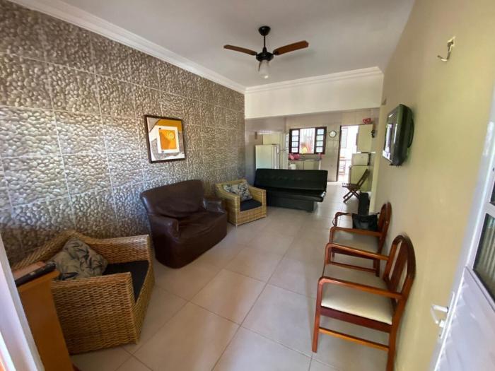 Casa com piscina, a 500m da praia