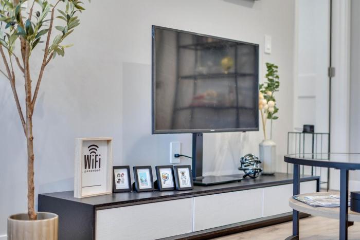 A Fresh, Relaxing Oasis Near Monrovia Canyon Park