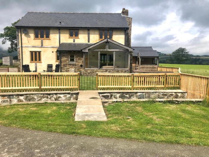 Upper Close - Uk10873